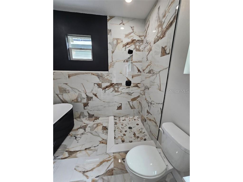 3712 N 35th Street #1/2 Tampa FL 33610 TB8403399 image1