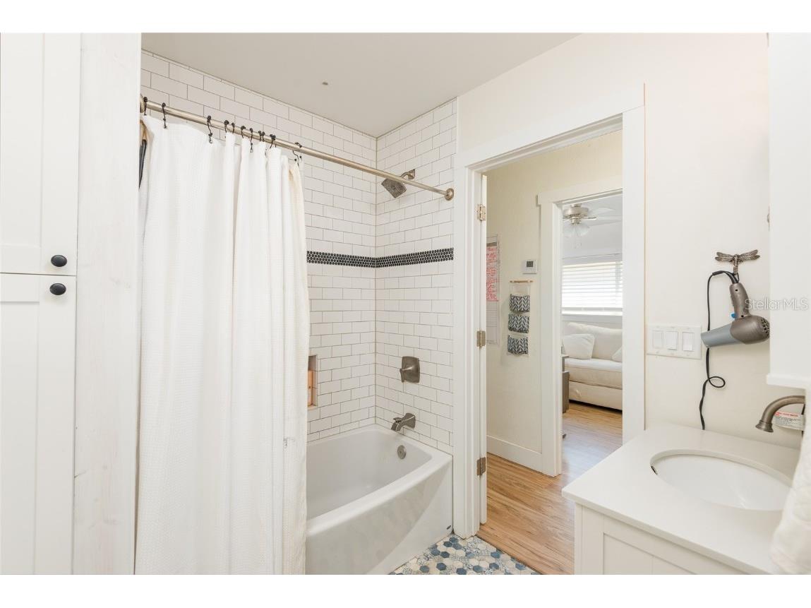 3712 N Clearfield Avenue Tampa FL 33603 TB8433586 image20