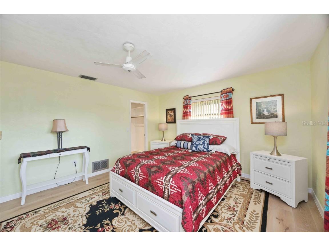 3713 Somerville Drive #1512 Sarasota FL 34232 A4673442 image10