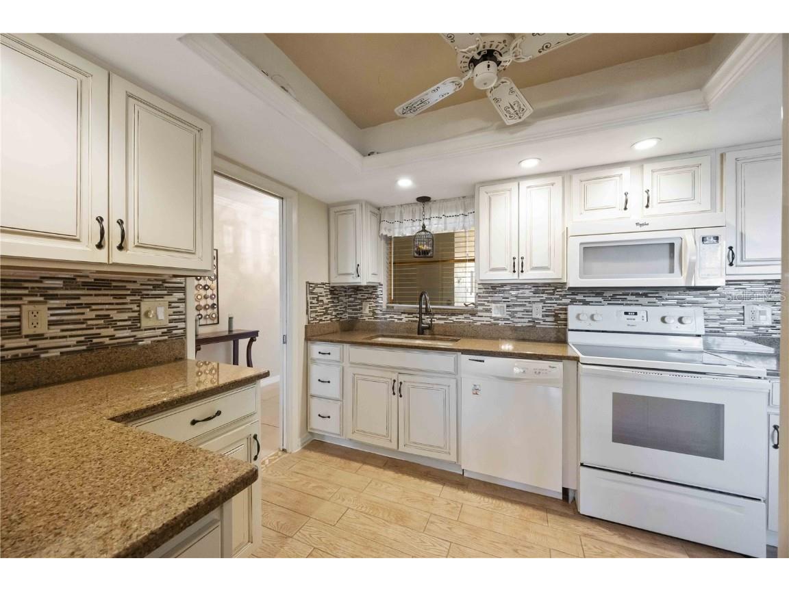 3713 Somerville Drive #1512 Sarasota FL 34232 A4673442 image8