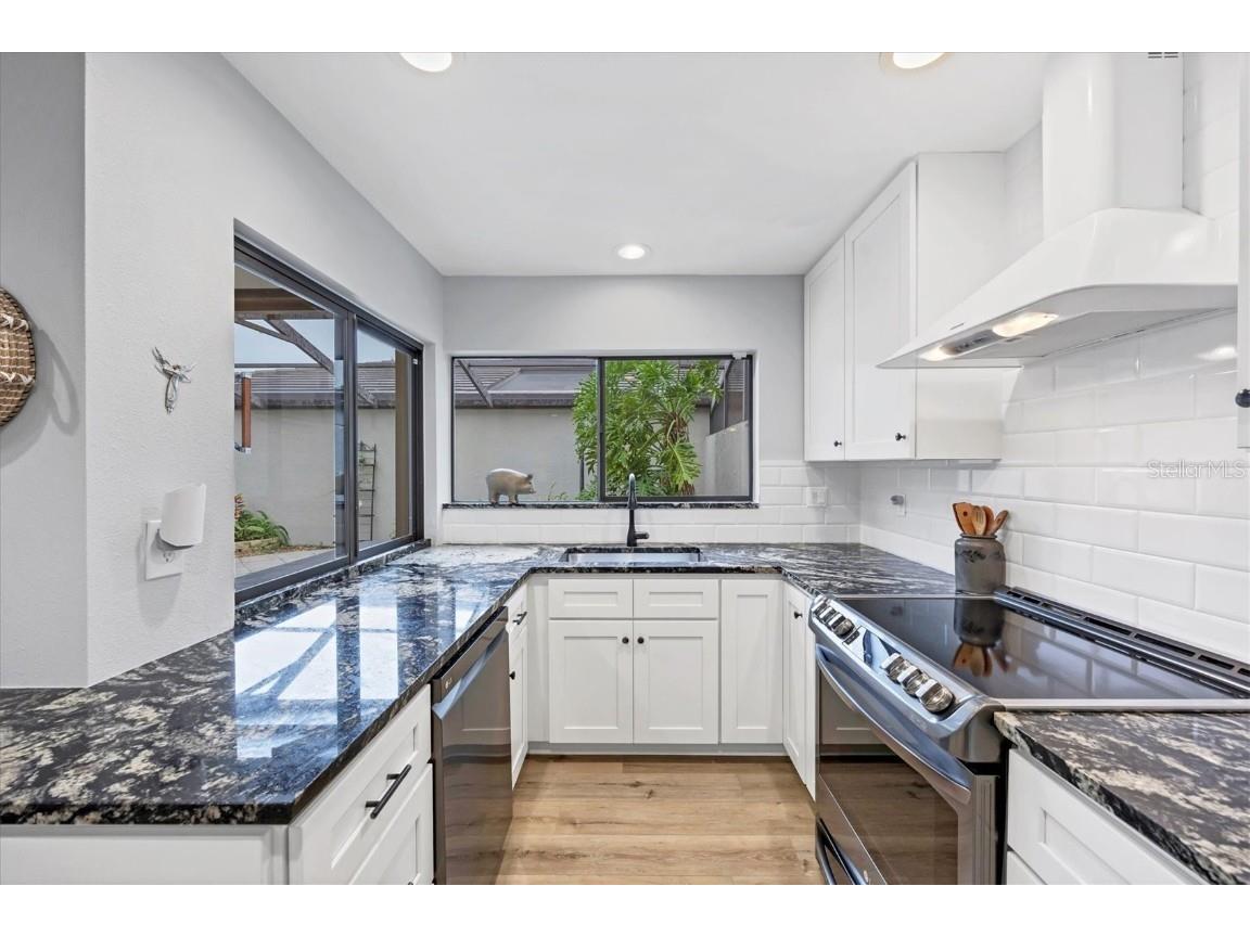 3714 Glen Oaks Manor Drive Sarasota FL 34232 A4670977 image19