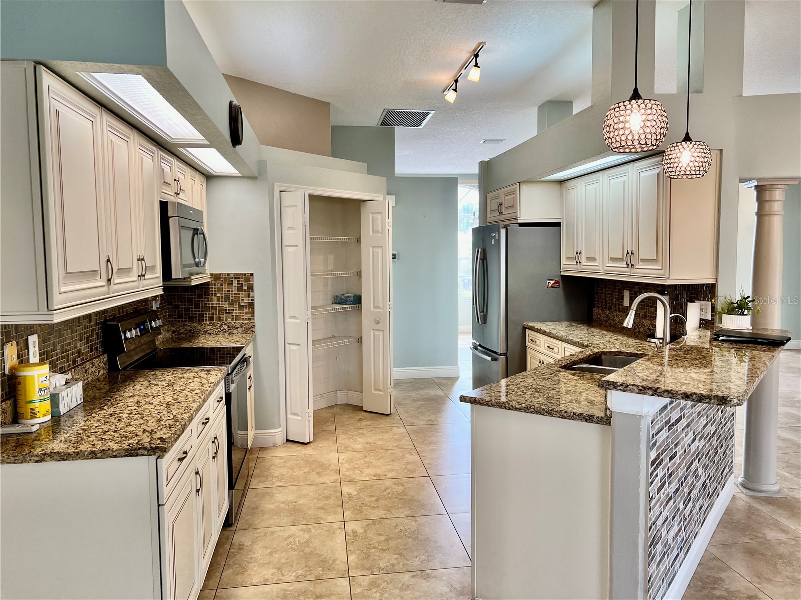 3715 72nd Ave E Sarasota FL 34243 A4698621 image11