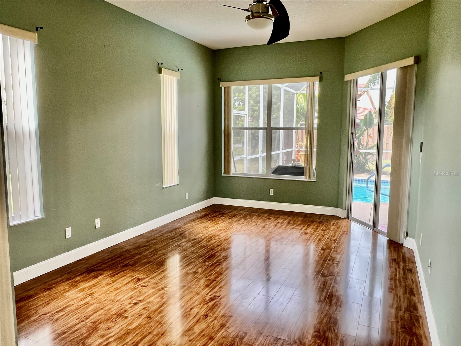 3715 72nd Ave E Sarasota FL 34243 A4698621 image12