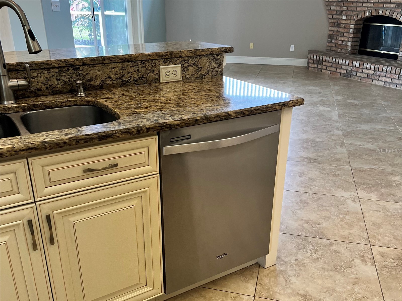 3715 72nd Ave E Sarasota FL 34243 A4698621 image9