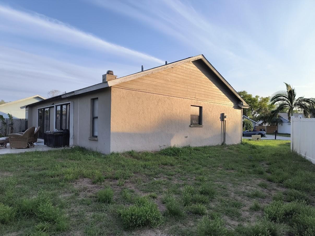 3715 75th Drive E Sarasota FL 34243 R4910900 image2