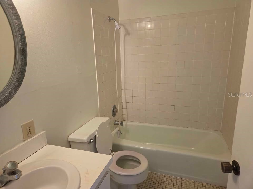 3715 Colby Street Sarasota FL 34232 A4693088 image8