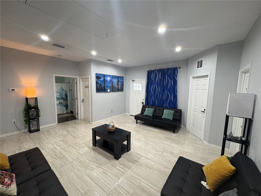 3715 Valley Tree Drive Tampa FL 33610 TB8453789 image5