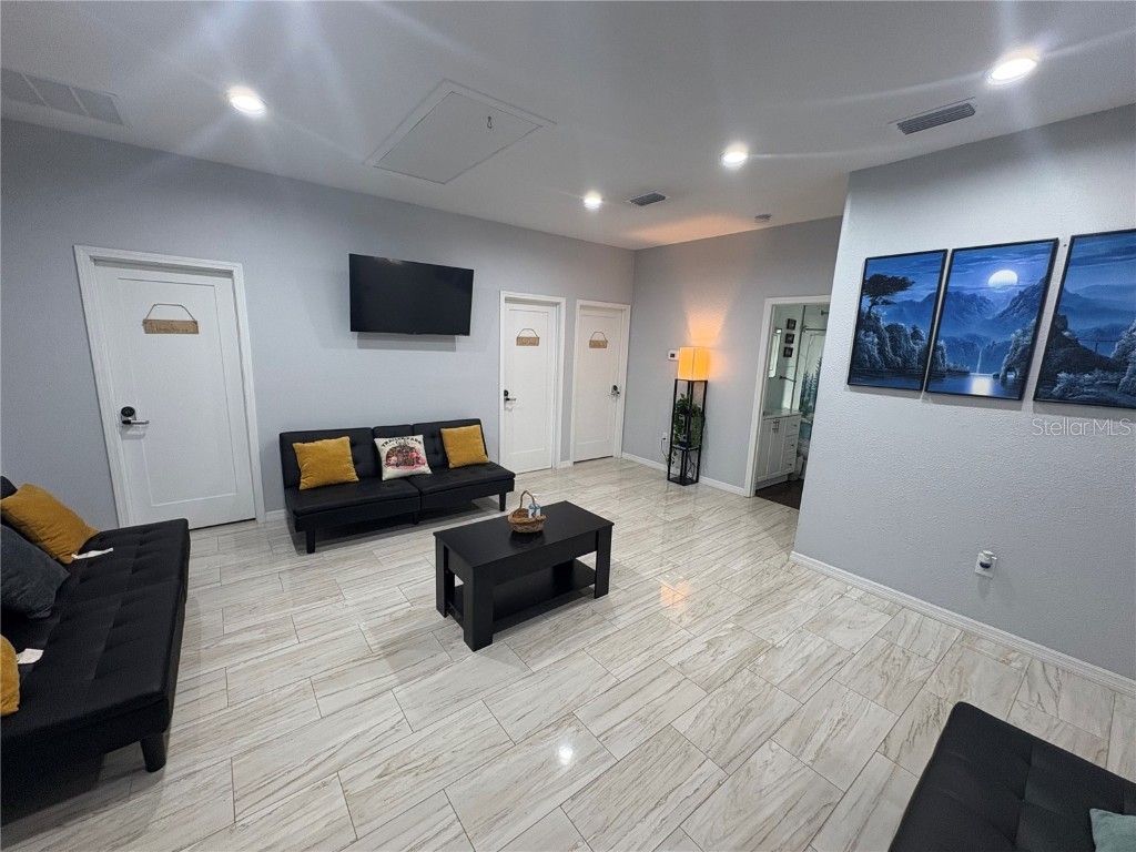 3715 Valley Tree Drive Tampa FL 33610 TB8453789 image6