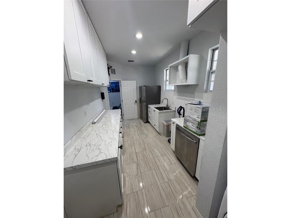 3715 Valley Tree Drive Tampa FL 33610 TB8453789 image8