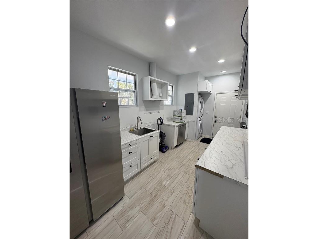 3715 Valley Tree Drive Tampa FL 33610 TB8453789 image9