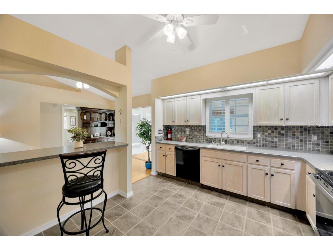 37157 Foxrun Place Zephyrhills FL 33542 TB8453164 image8