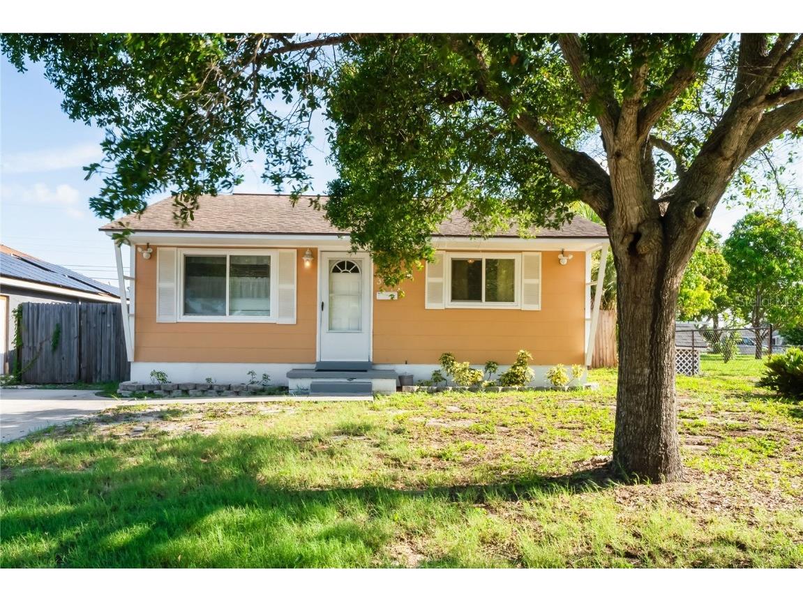 3717 31st Avenue S Saint Petersburg FL 33711 W7865870 image1