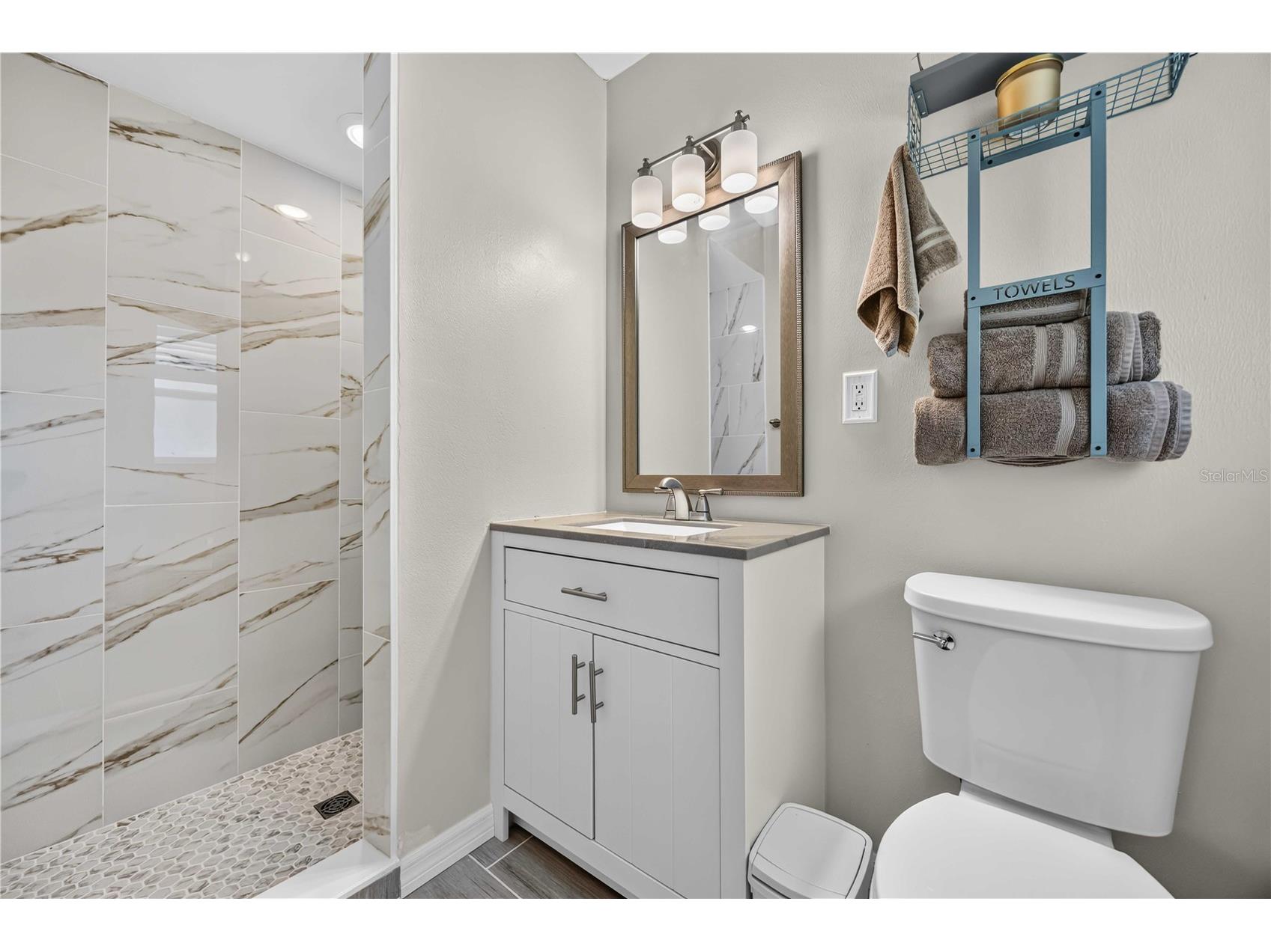 3718 Woodmont Drive Sarasota FL 34232 A4699150 image17