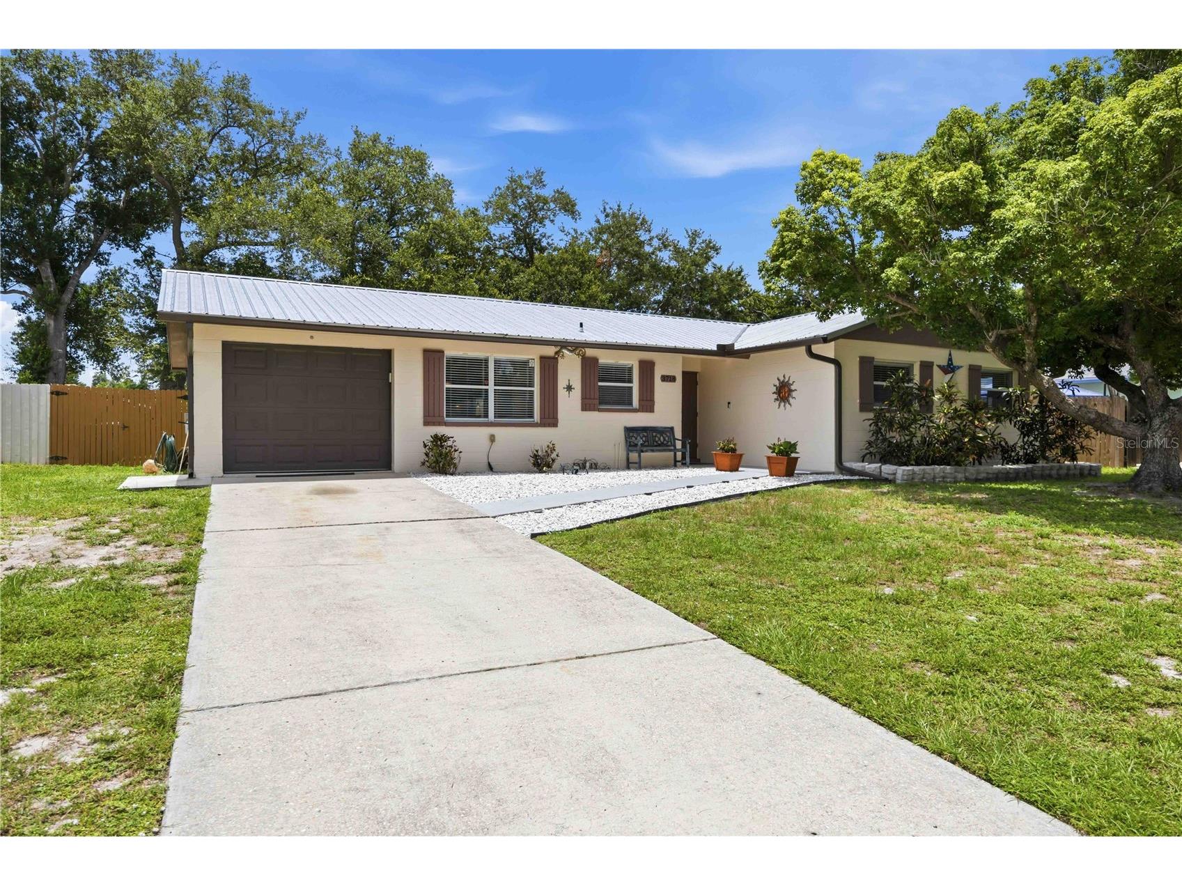 3718 Woodmont Drive Sarasota FL 34232 A4699150 image2