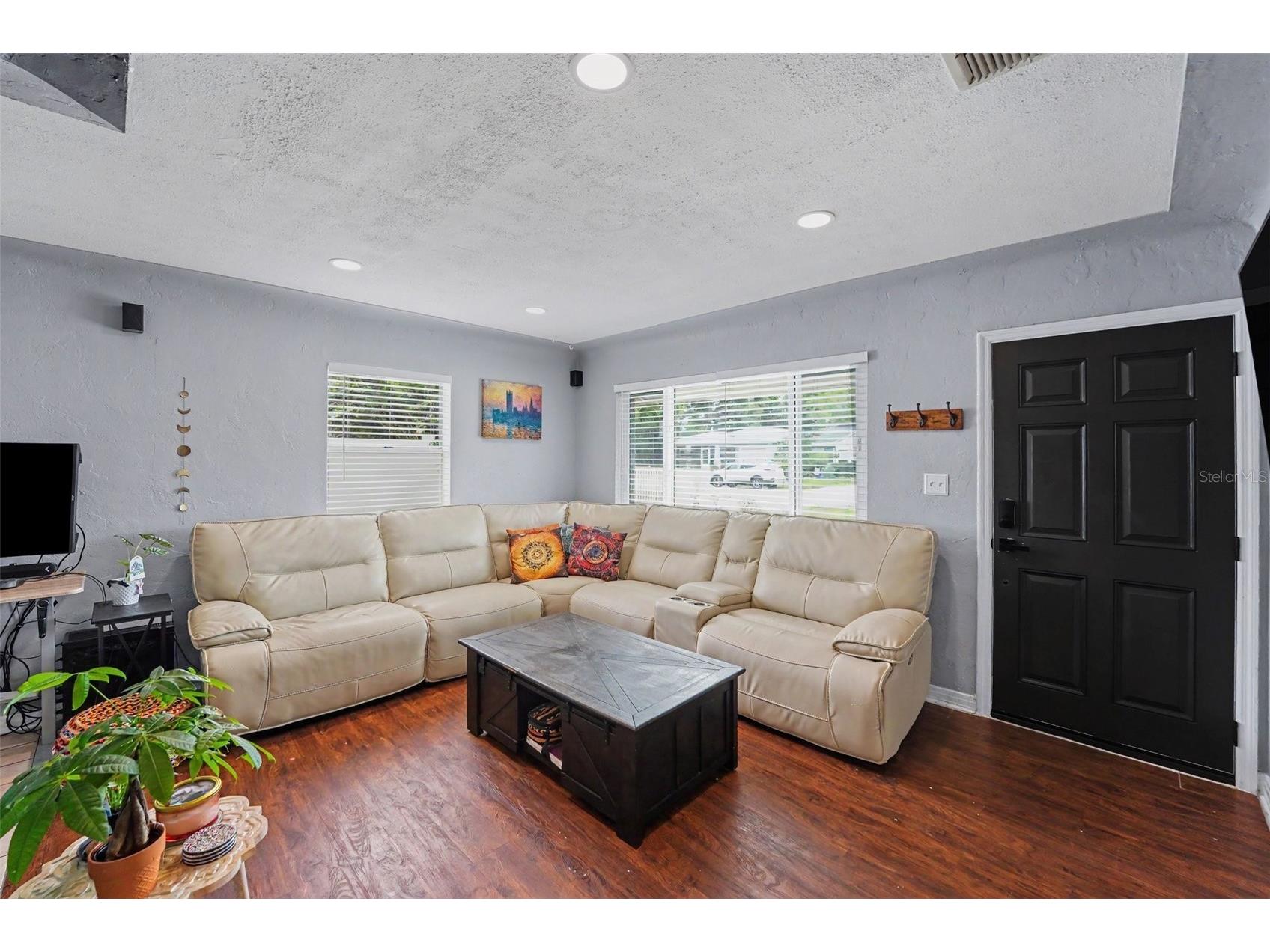 3719 39th Street N Saint Petersburg FL 33713 TB8528485 image3