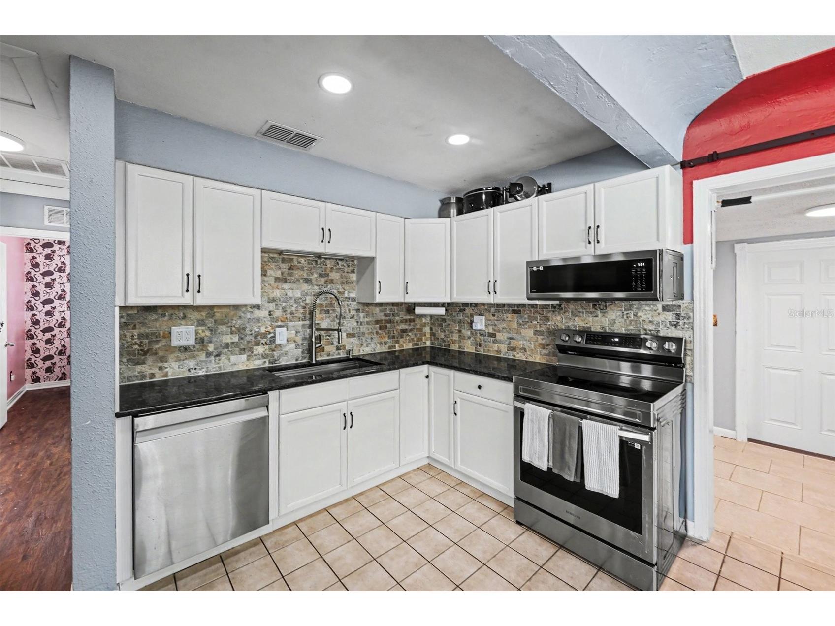 3719 39th Street N Saint Petersburg FL 33713 TB8528485 image4