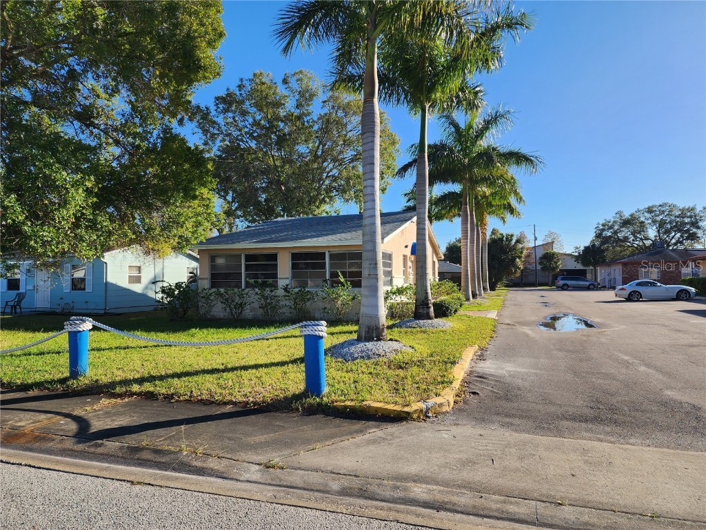 372 51st Avenue N Saint Petersburg FL 33703 U8191624 image1