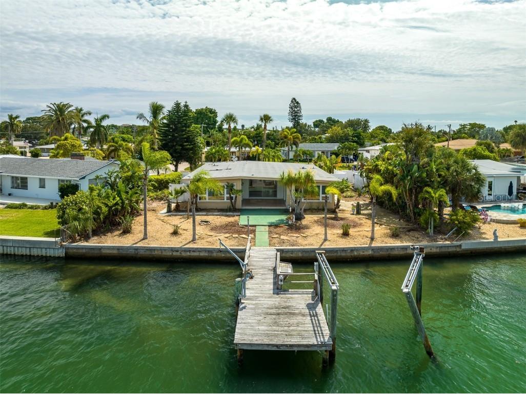372 Belle Point Drive Saint Pete Beach FL 33706 - BOCA CIEGA BAY U8216101 image1