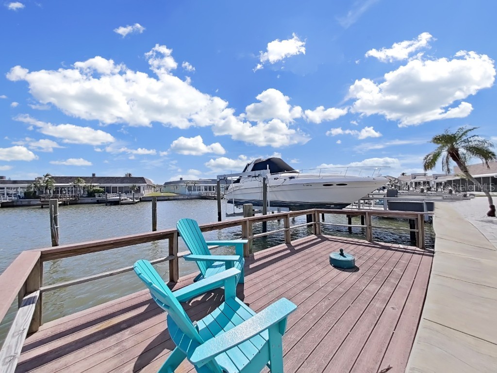 372 Boca Ciega Point Boulevard N #372 Saint Petersburg FL 33708 TB8315301 image1
