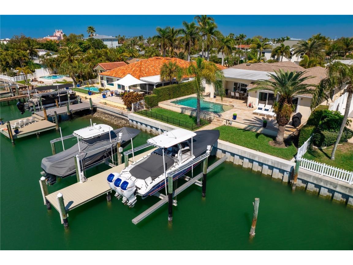 372 Hermosita Drive Saint Pete Beach FL 33706 - BOCA CIEGA BAY U8243843 image1