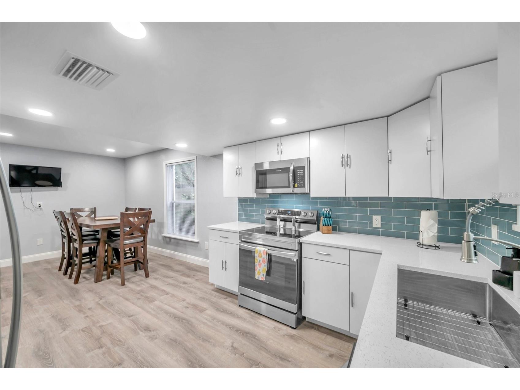 3720 3rd Ave N Saint Petersburg FL 33713 TB8494882 image18