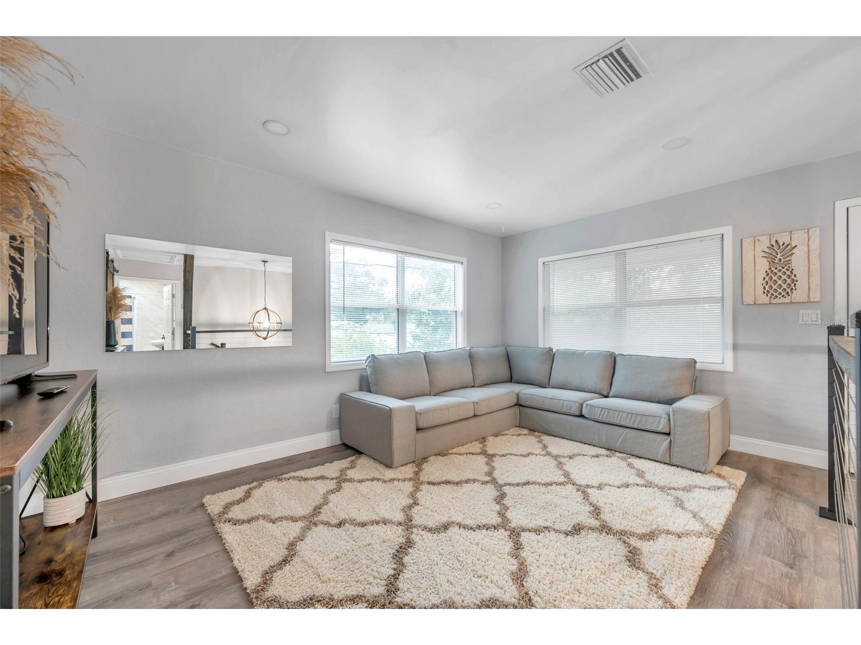 3720 3rd Ave N Saint Petersburg FL 33713 TB8494882 image30