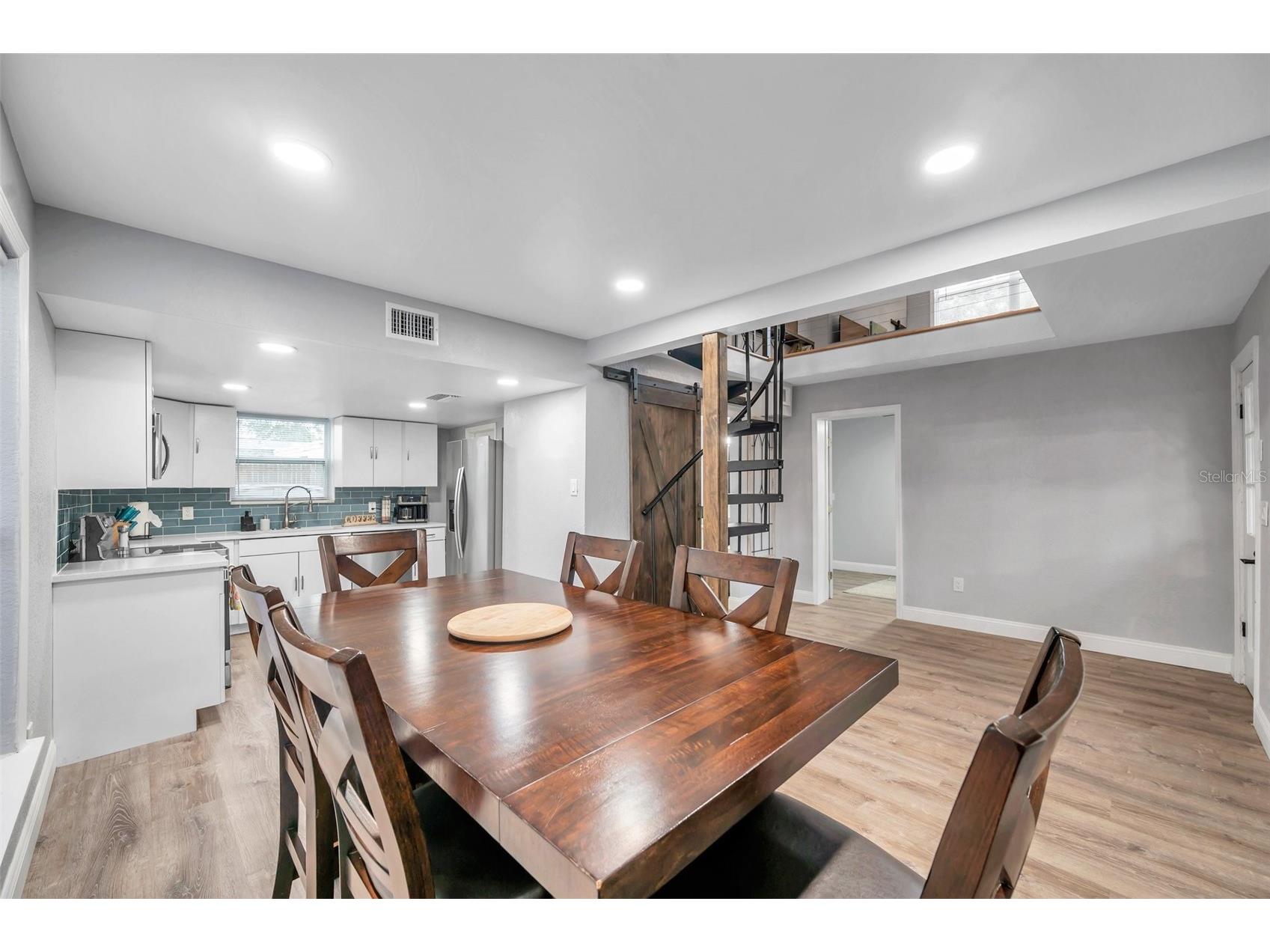 3720 3rd Ave N Saint Petersburg FL 33713 TB8494882 image9