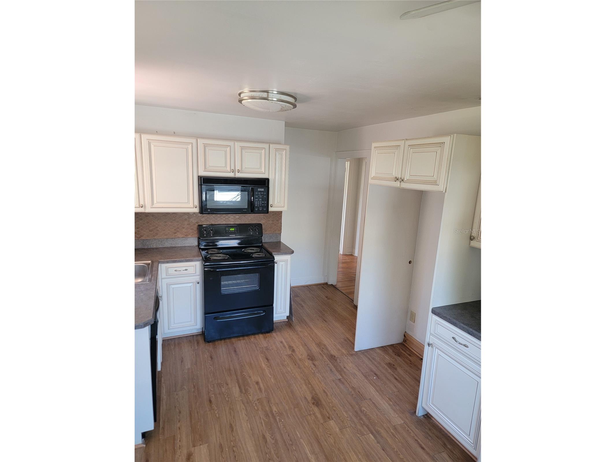 3720 4th Avenue N Saint Petersburg FL 33713 TB8499357 image26