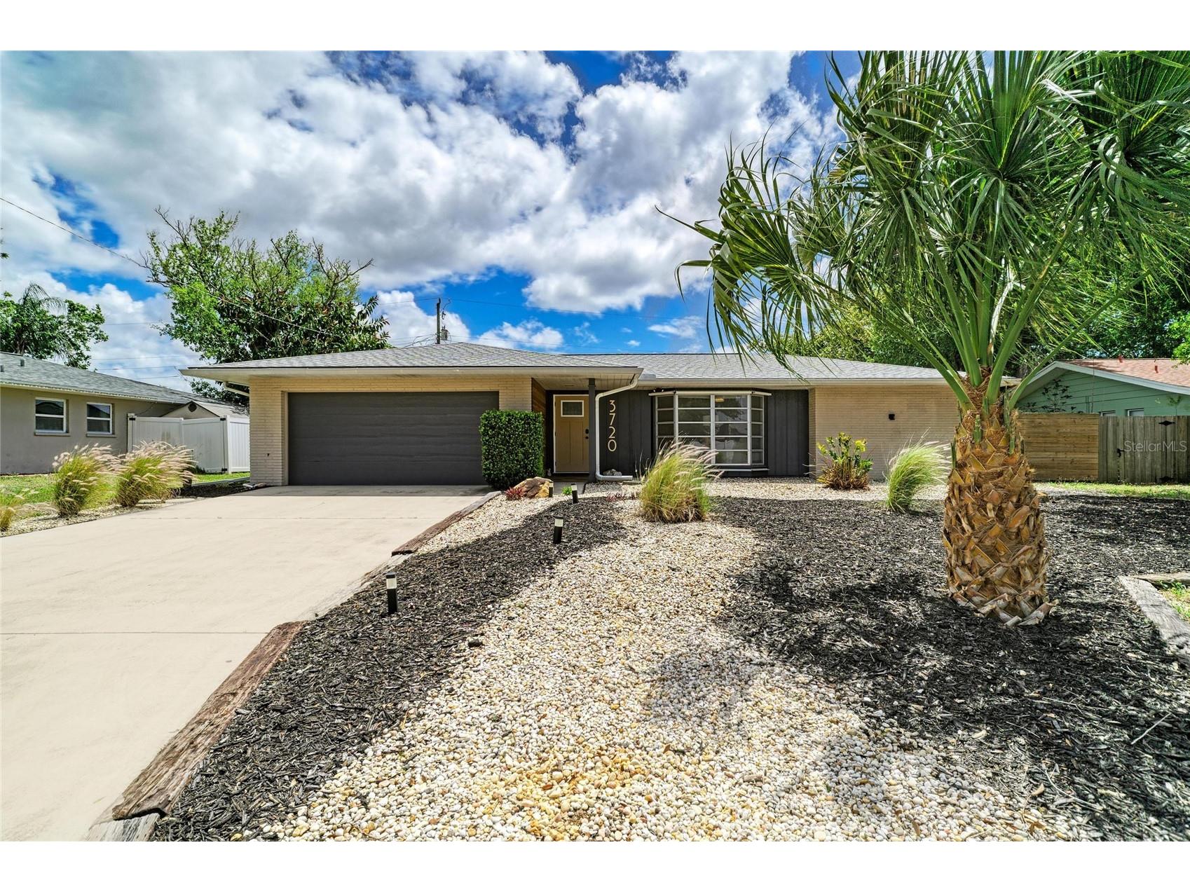 3720 Allenwood Street Sarasota FL 34232 A4689606 image1