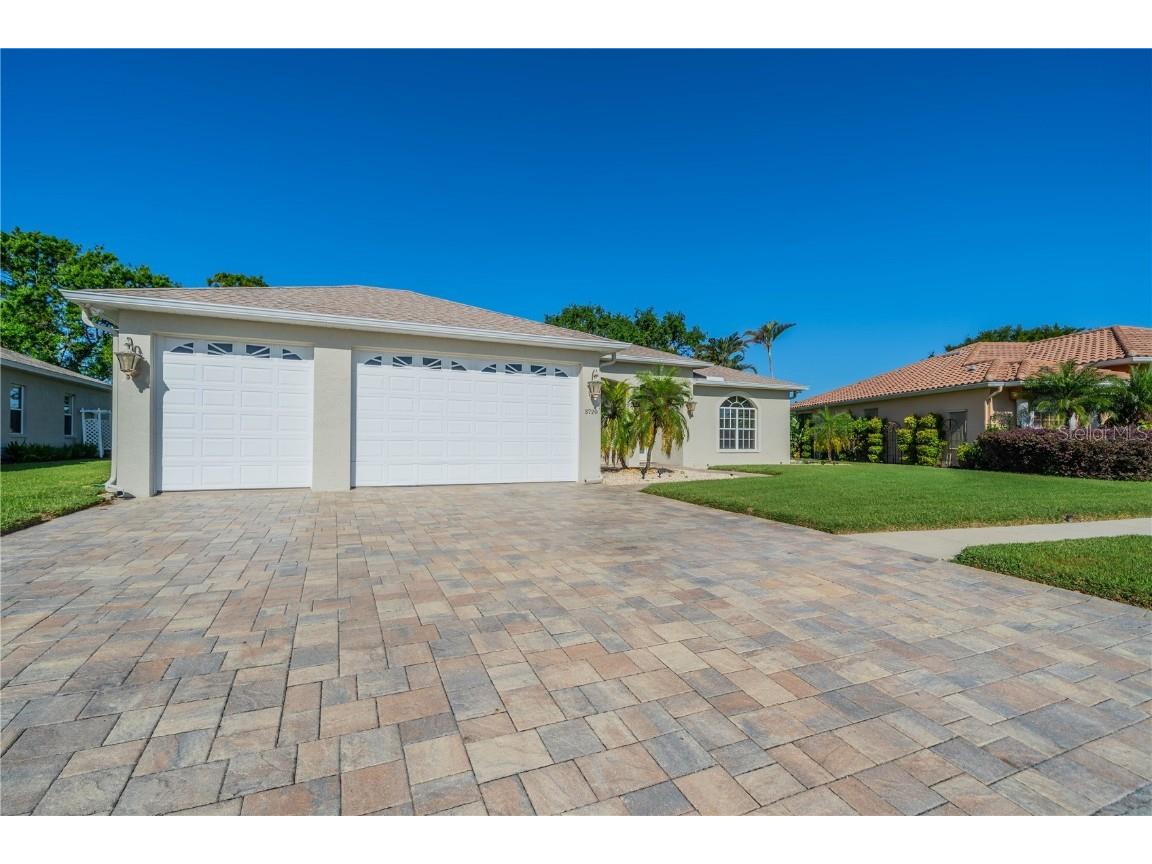 3720 Gaviota Drive Ruskin FL 33573 TB8362131 image1