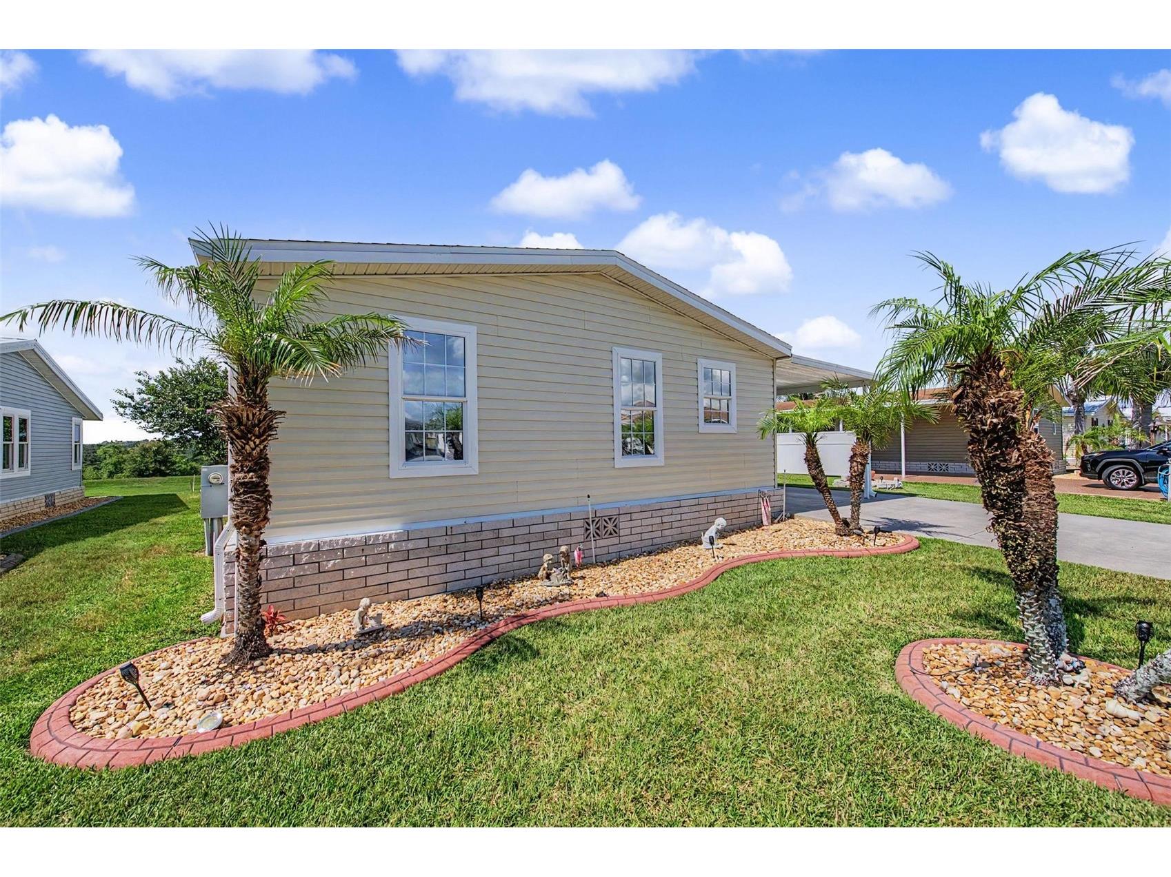 37200 Neukom Avenue Zephyrhills FL 33541 TB8520741 image2