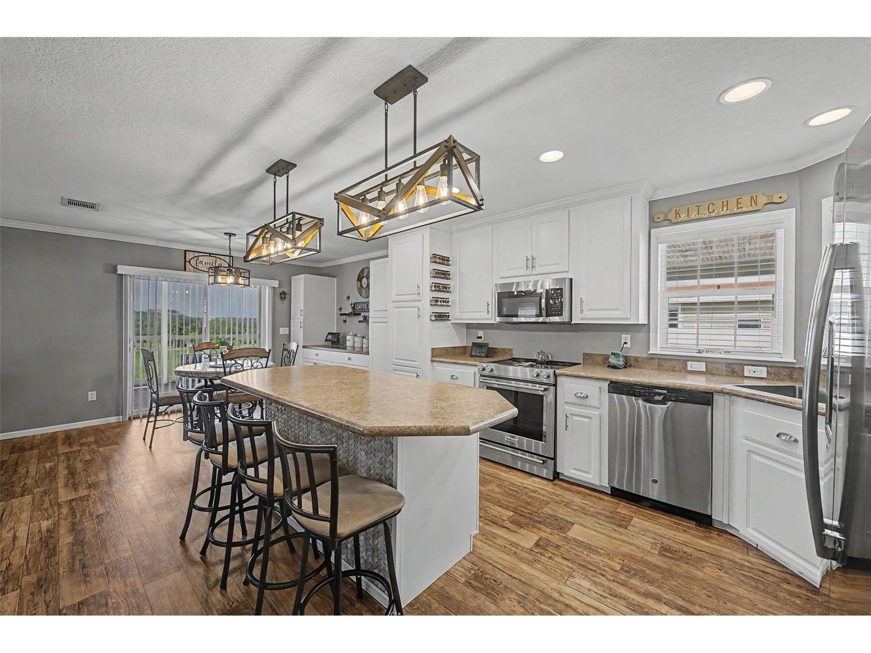 37200 Neukom Avenue Zephyrhills FL 33541 TB8520741 image6