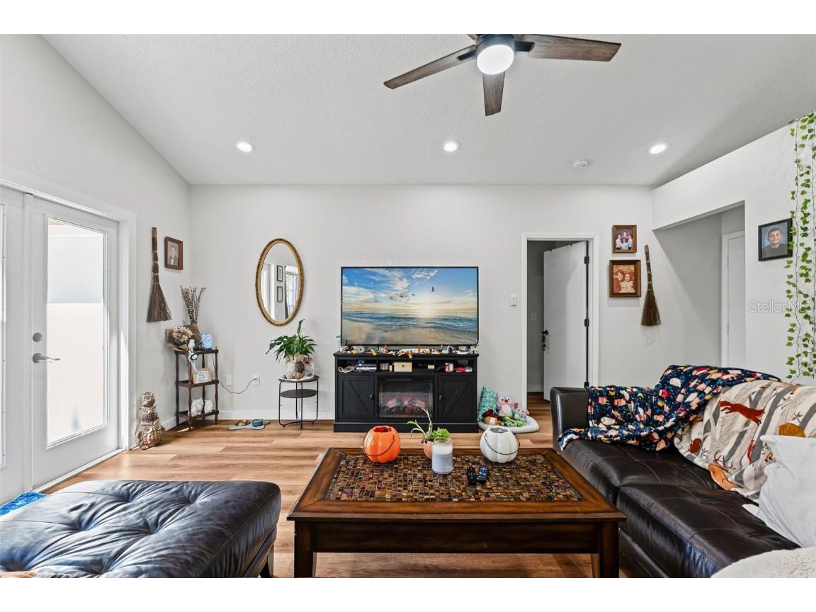 3721 43rd Avenue W Bradenton FL 34205 A4666553 image7