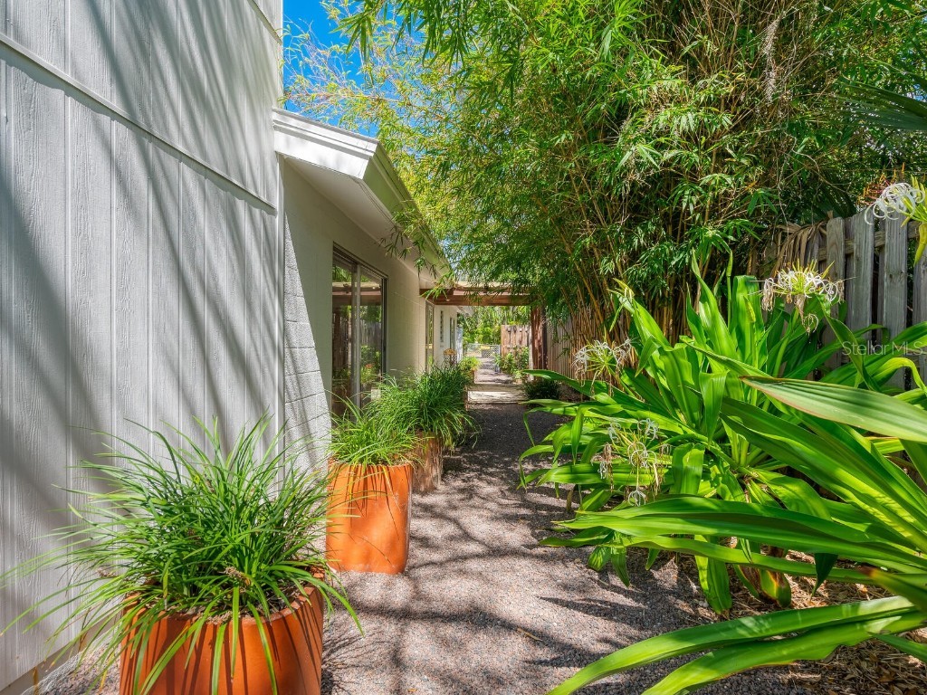 3721 Flamingo Avenue Sarasota FL 34242 A4667437 image12