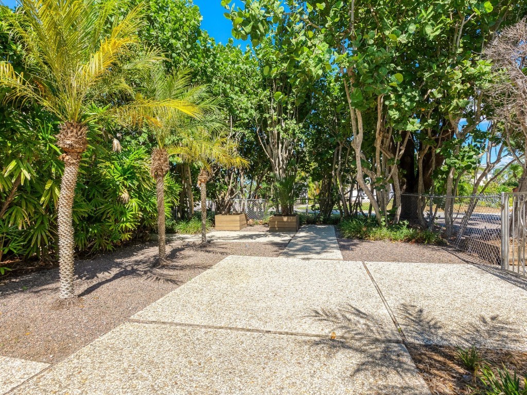 3721 Flamingo Avenue Sarasota FL 34242 A4669400 image9