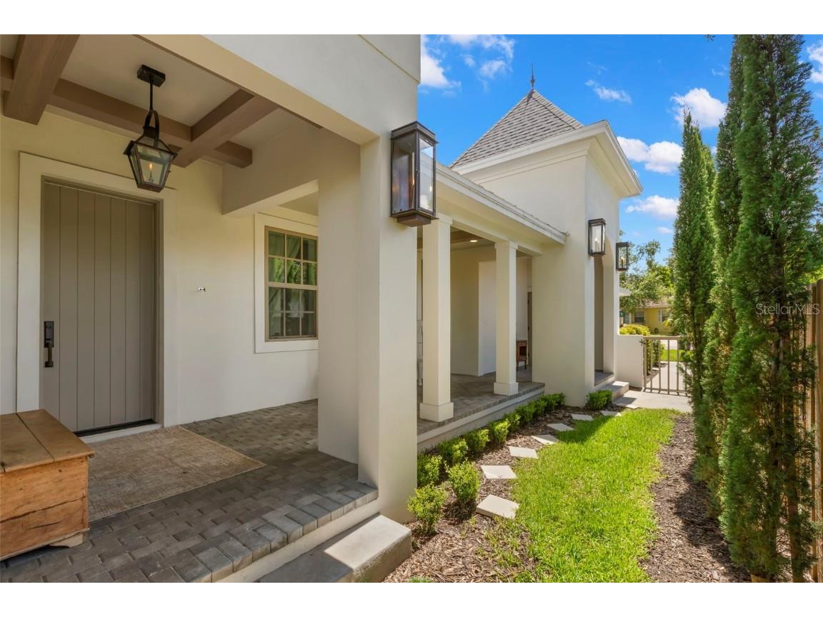 3721 Iris Street N Saint Petersburg FL 33704 TB8421599 image1