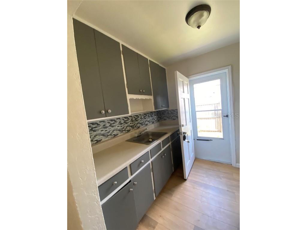 3722 28th Street N #B Saint Petersburg FL 33713 TB8422888 image2