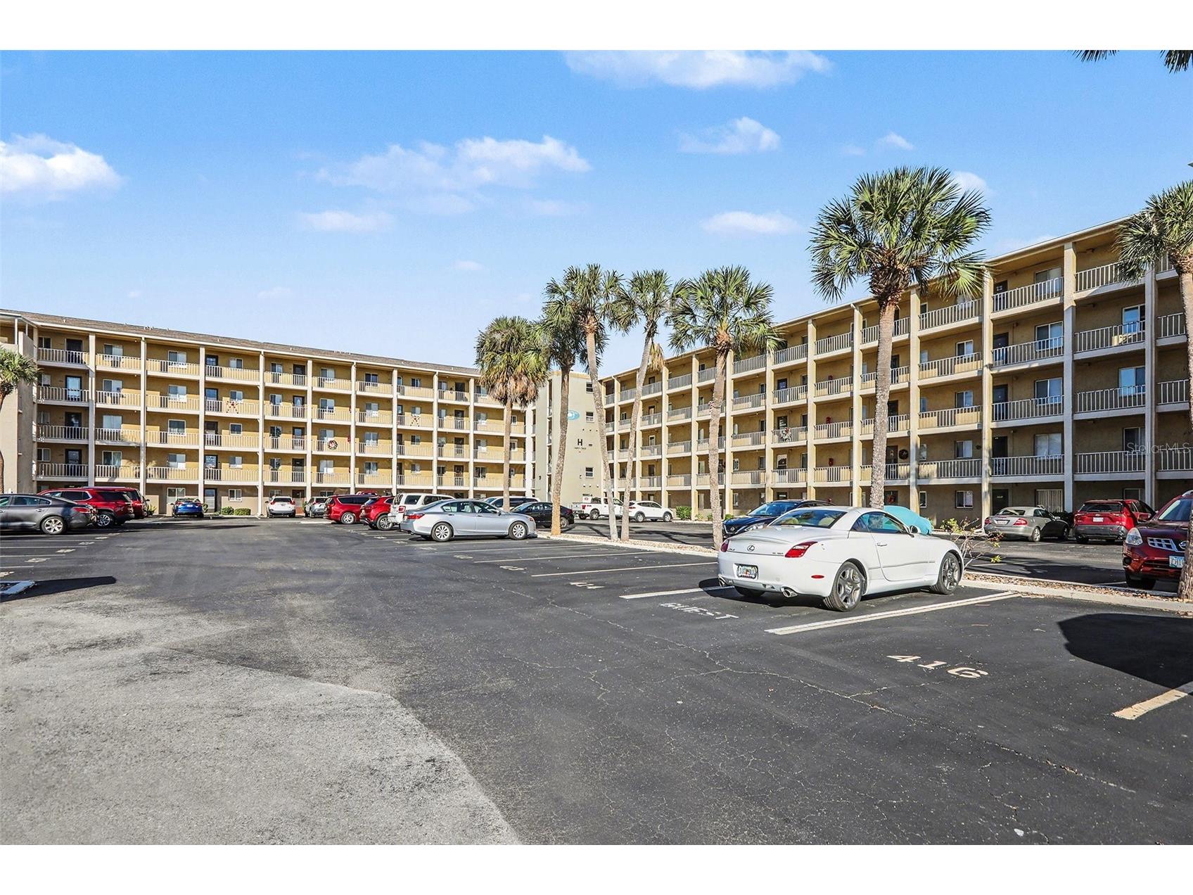 3723 Lake Bayshore Drive #H206 Bradenton FL 34205 A4676497 image1