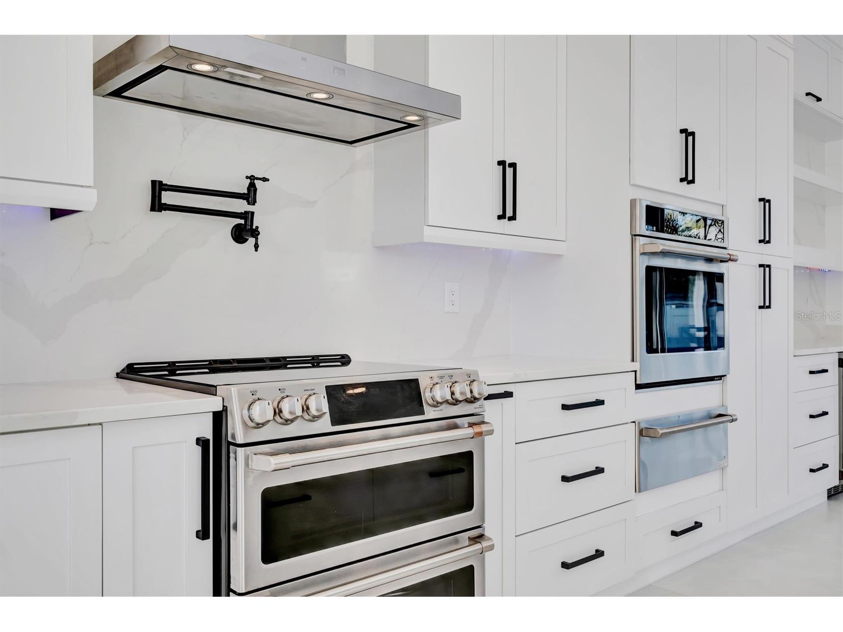 3723 Norwood Court Sarasota FL 34234 O6392929 image10