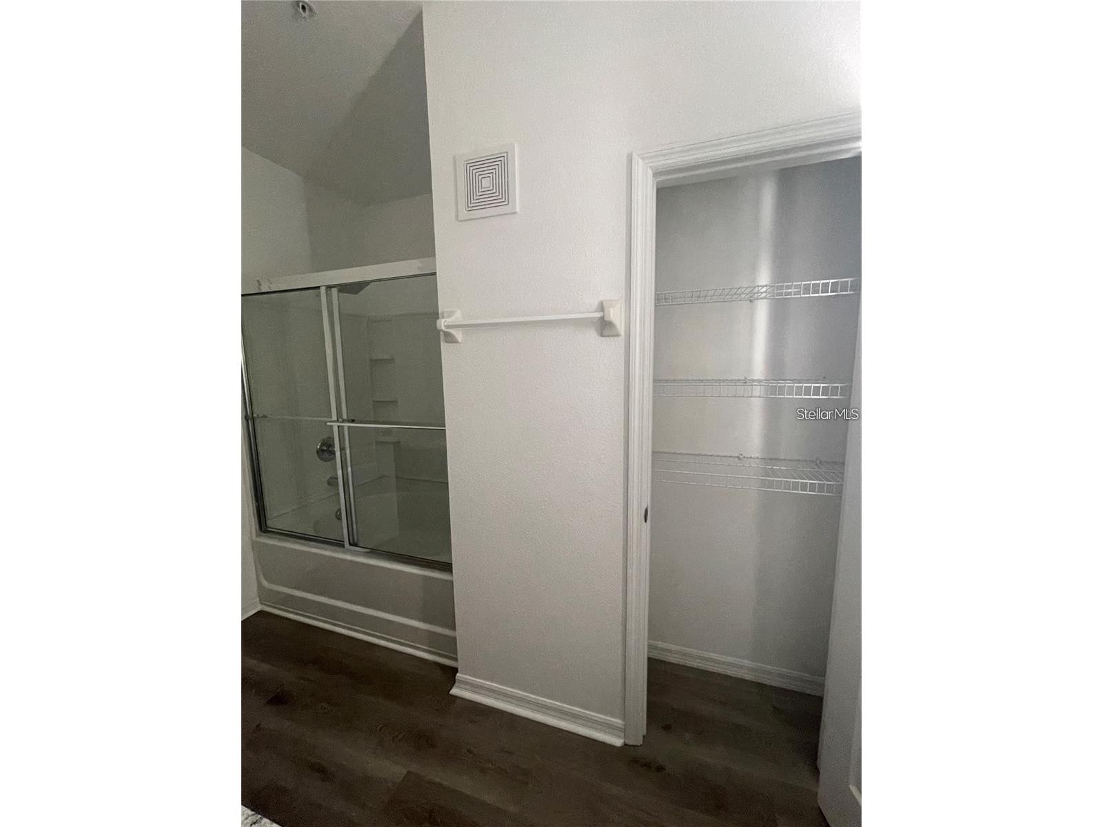 3723 Seneca Club Loop #31-102 Orlando FL 32808 O6408596 image12