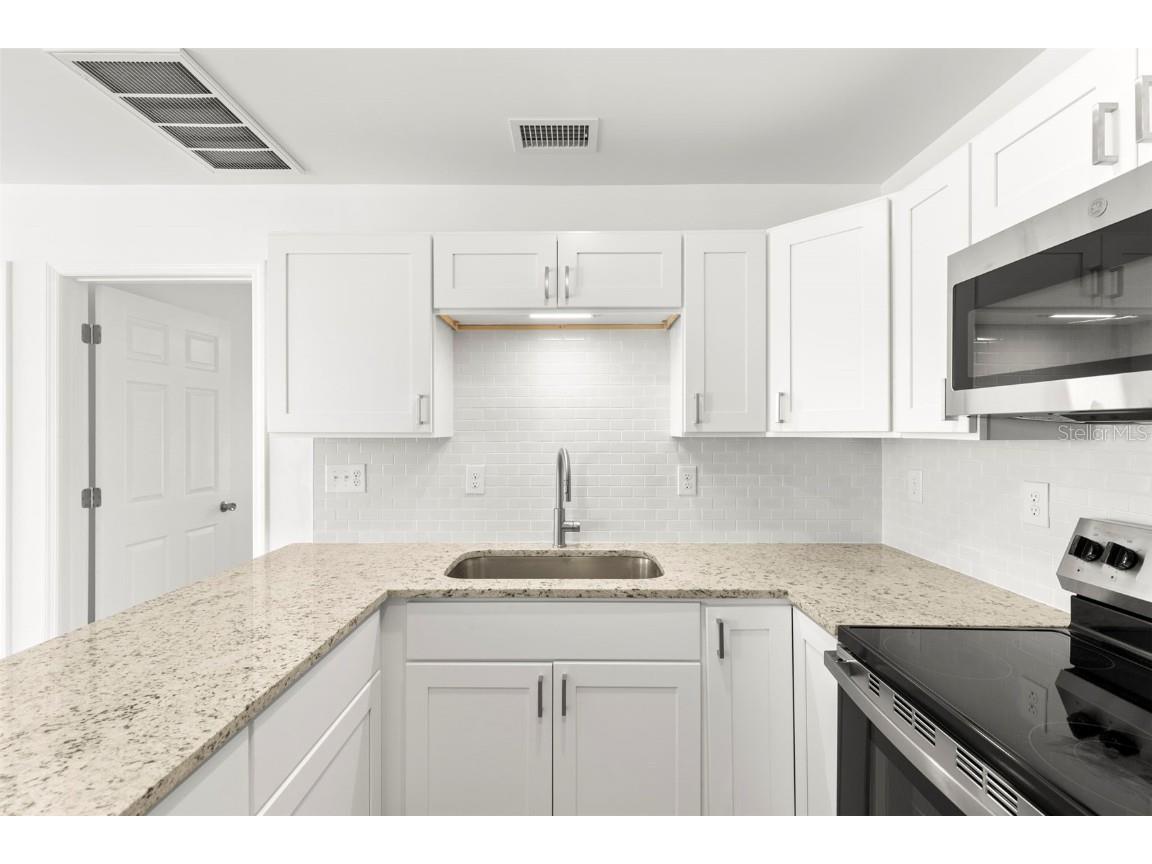 3723 Temple Street Tampa FL 33619 TB8440381 image21