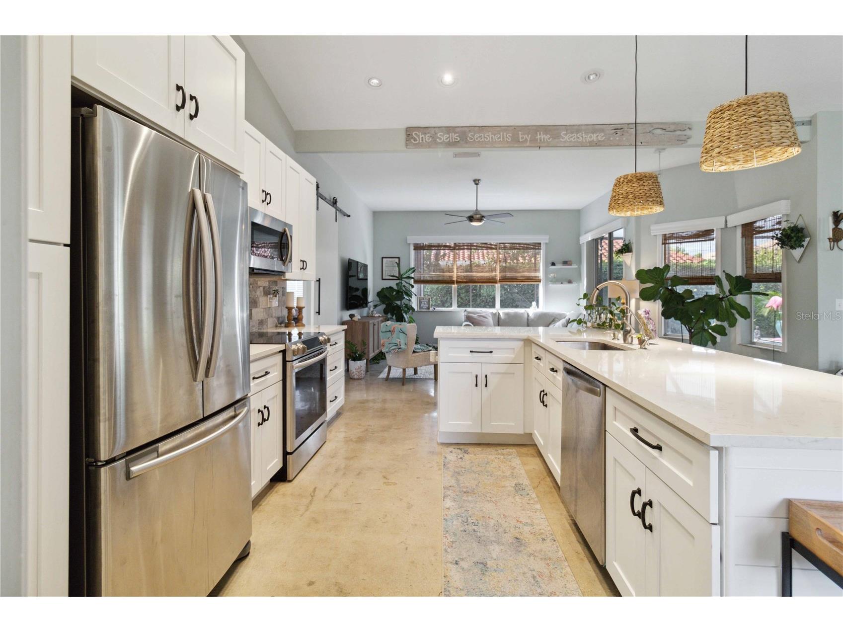 3724 71st Terrace E Sarasota FL 34243 A4692476 image13