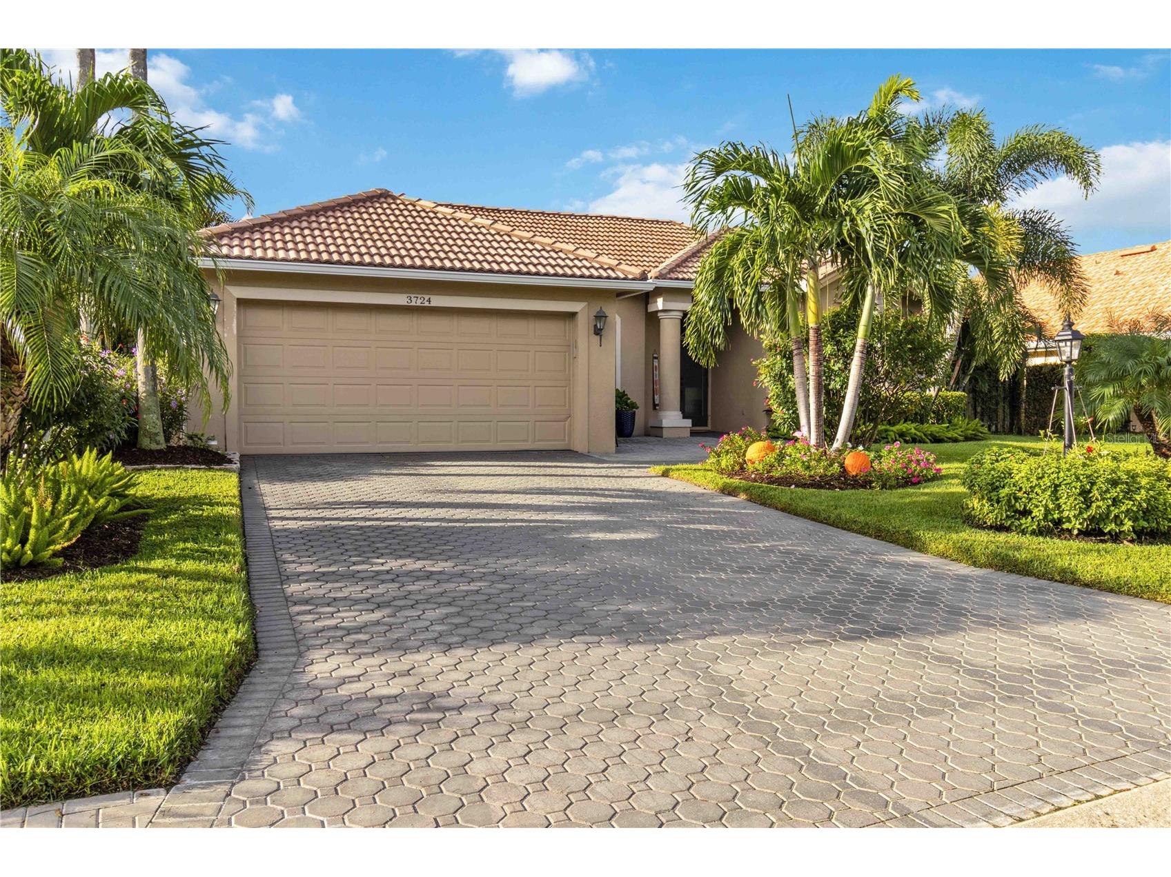 3724 71st Terrace E Sarasota FL 34243 A4692476 image2