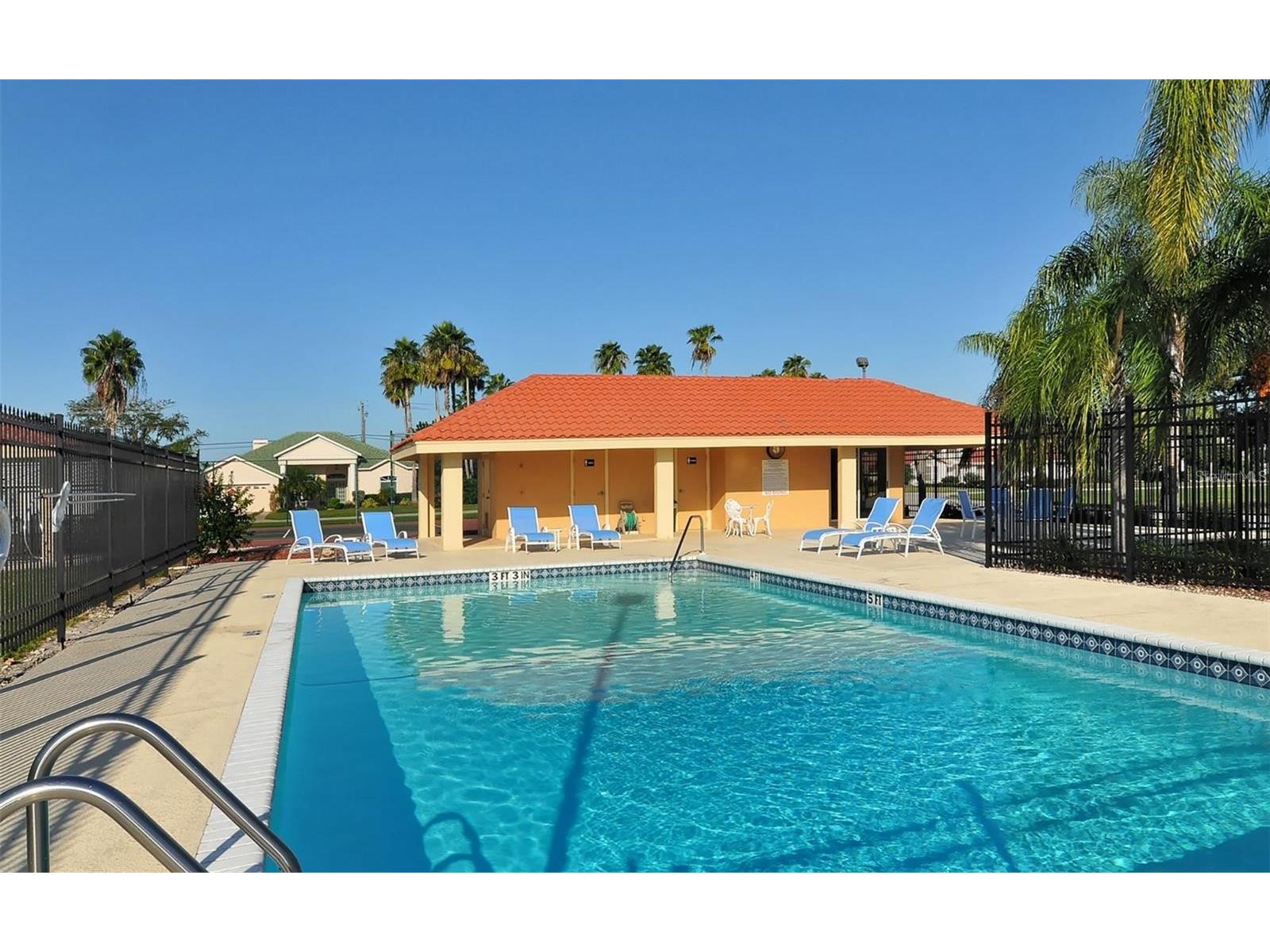 3724 71st Terrace E Sarasota FL 34243 A4692476 image40