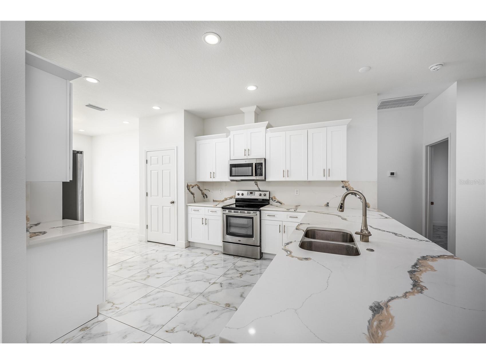 3724 N Whittier Street Tampa FL 33619 TB8494421 image10