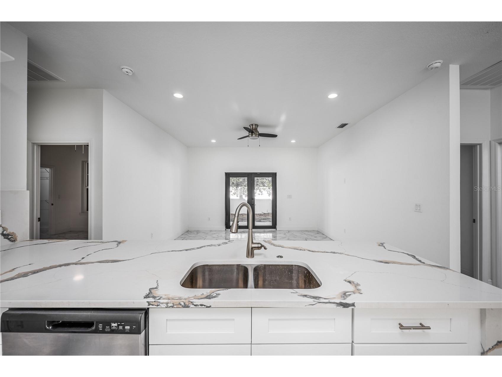 3724 N Whittier Street Tampa FL 33619 TB8494421 image9