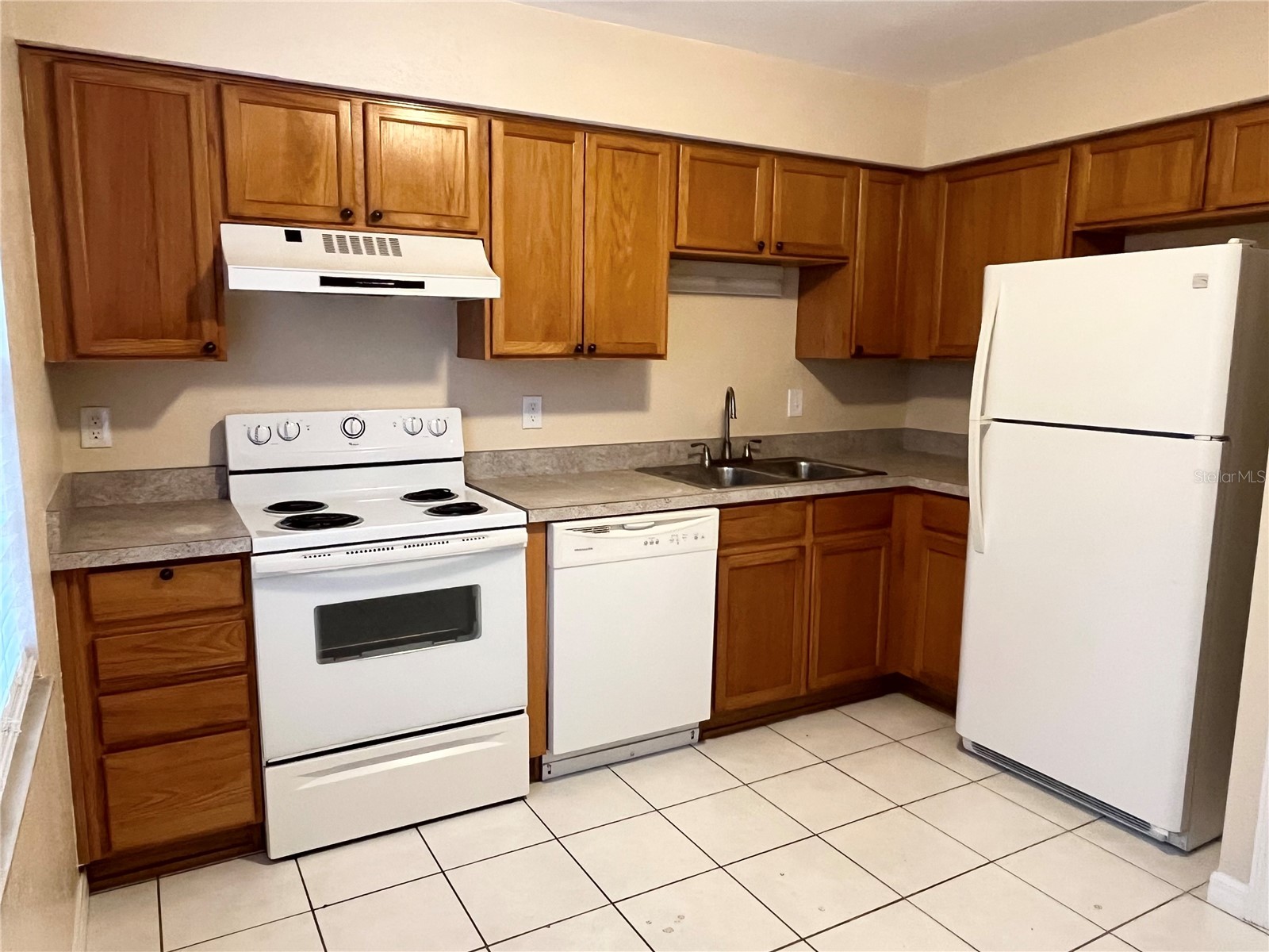 37240 Embassy Park Lane Dade City FL 33525 TB8525696 image3