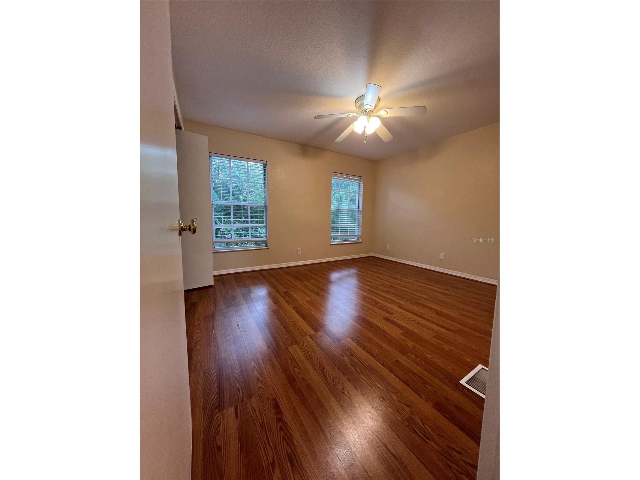 37240 Embassy Park Lane Dade City FL 33525 TB8525696 image6