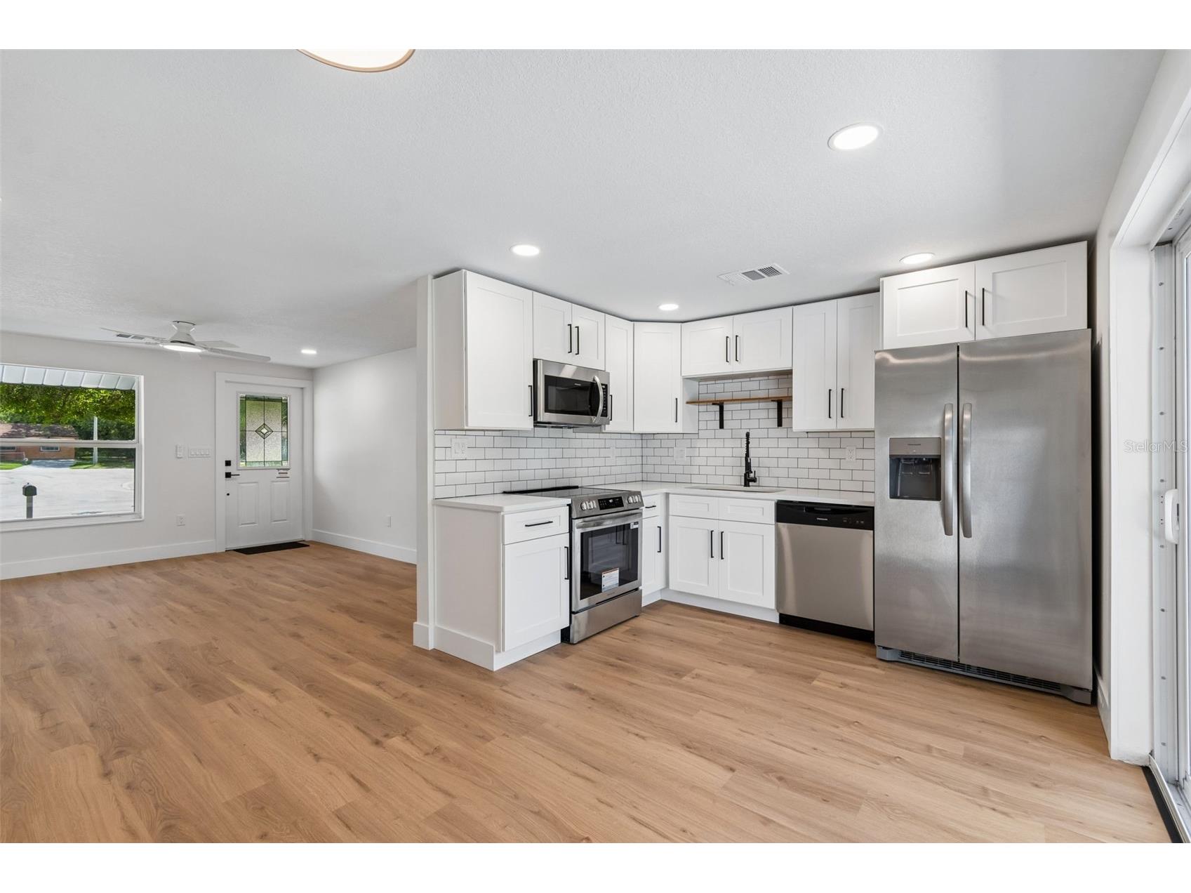 3725 Ambermist Drive Tampa FL 33619 TB8515572 image11