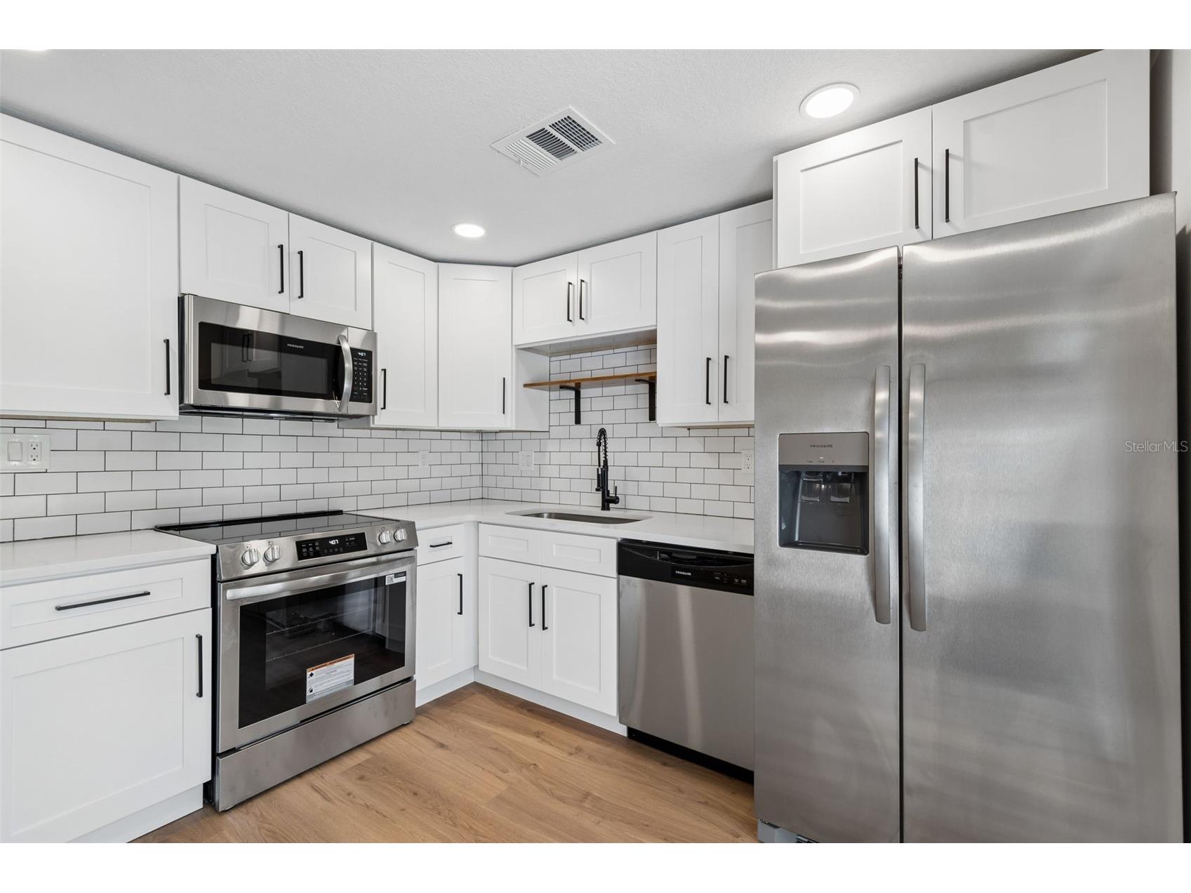 3725 Ambermist Drive Tampa FL 33619 TB8515572 image13